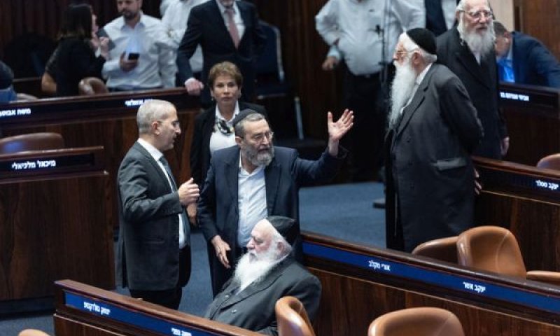 ההצבעה על חוק המעונות [צילום: יונתן זינדל/פלאש 90]