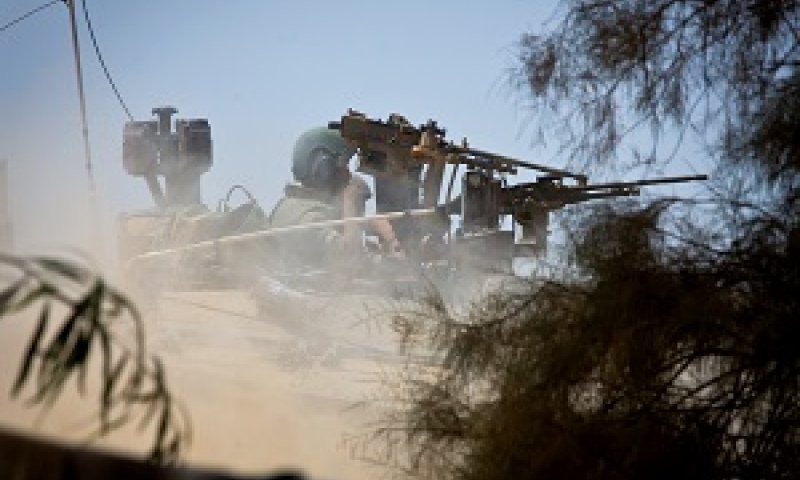 צוק איתן. מצגת הכניסה לעזה [צילום: פלאש 90]