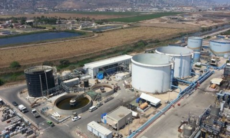 כרמל אולפינים. טיפול בדוודים [צילום: רשות נחל הקישון]