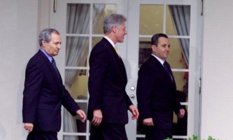 א-שארע, קלינטון וברק בפתיחת דיוני השלום [צילום: אימג'בנק/מראות אימג']