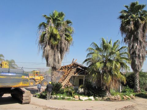 הריסת פנינת הכתר [צילום: ממ"י]