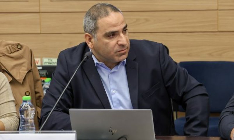 עמרני. יותר מ-28 אלף בקשות מקלט - ורק חמש חוות דעת [צילום: דוברות הכנסת]