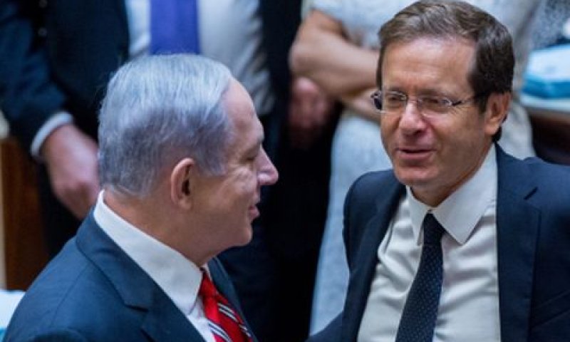 הרצוג ונתניהו. עימות במליאה [צילום: יונתן זינדל/פלאש 90]