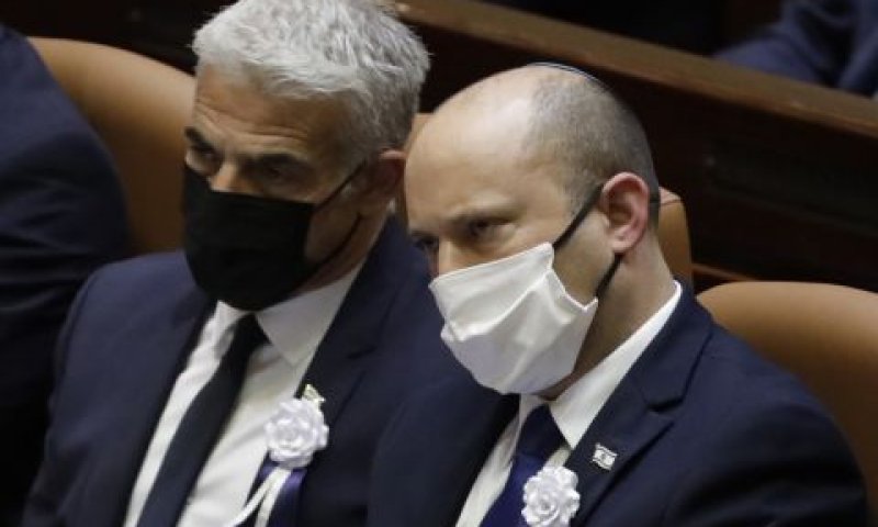 בנט ולפיד. הליקויים תוקנו? [צילום: סבסטיאן שיינר/AP]