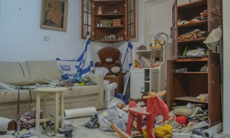 ההרס בקיבוץ בארי [צילום: אריק מרמור, פלאש 90]