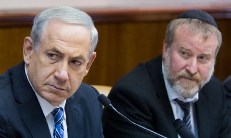 מנדלבליט ונתניהו. בעקבות אישור המבקר [צילום: יונתן זינדל/פלאש 90]