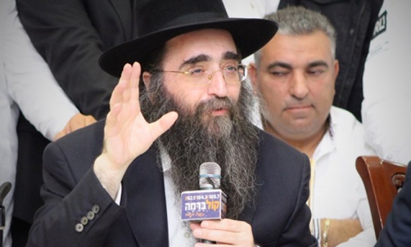 הרב פינטו. ליל הסדר עם המשפחה