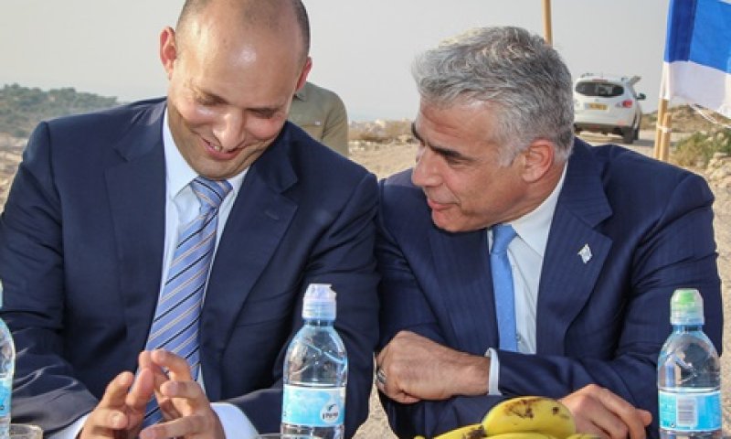 בנט ולפיד. פגישה הבוקר [צילום: גרשון אלינסון, פלאש 90]
