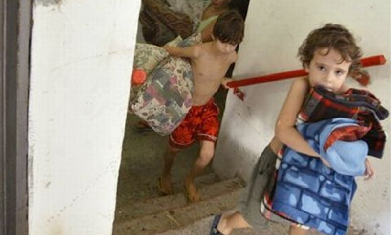 ילד במקלט בזמן המלחמה [צילום: AP]