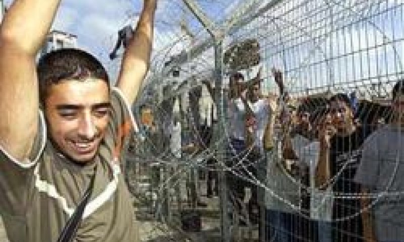 הפלשתינים מתכוננים לחגיגות השחרור [צילום: AP]