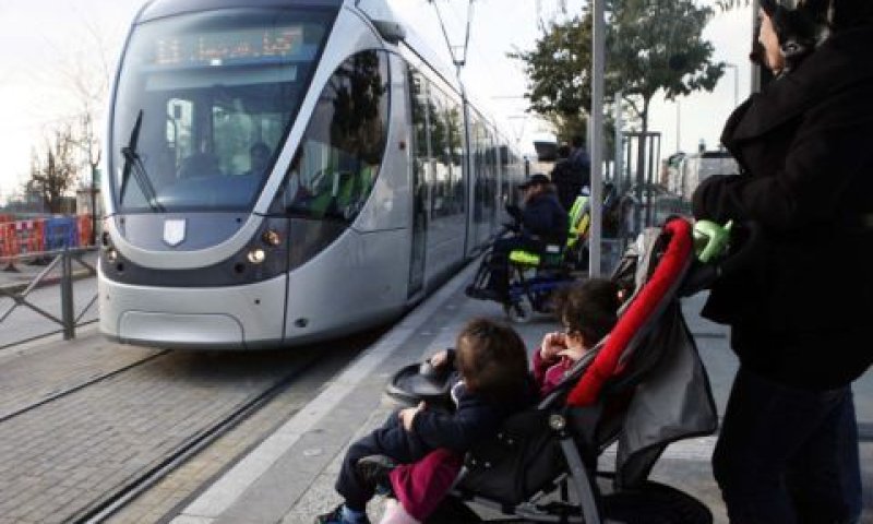שימוש בעגלות אינו מותרות [צילום: פלאש 90]