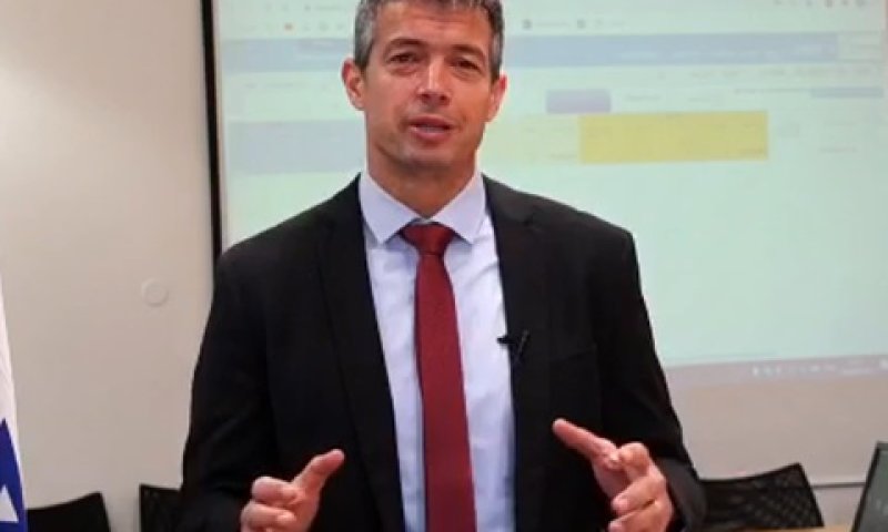 השר הנדל. 2 מיליון מנויים לטלפוניה הנייחת
