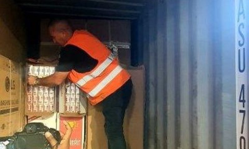 המכולה שבה נמצאו הסיגריות המוברחות [צילום: דוברות רשות המסים]