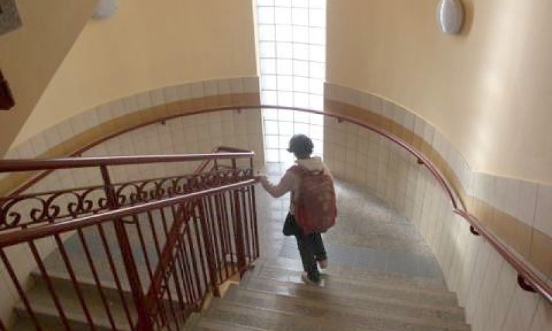 זהירות במדרגות [צילום: פלאש 90]