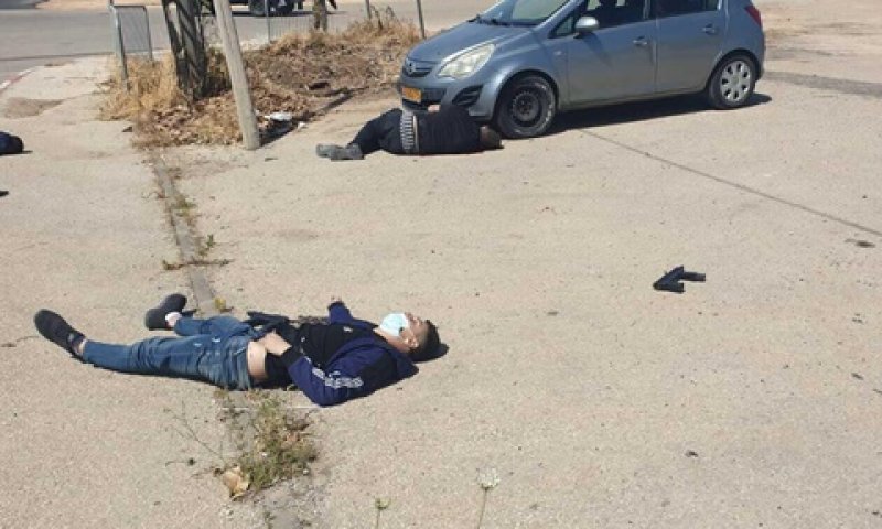גופות שני המחבלים, סמוך למוצב צה"ל