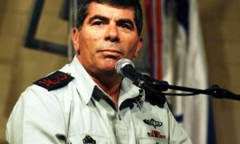 מביע תמיכה בעסקה. אשכנזי [צילום: דו"צ]