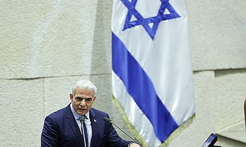 לפיד. תשתדלו לא להרוס [צילום: יונתן זינדל/פלאש 90]