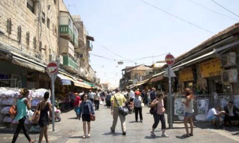 שוק מחנה יהודה. ליקויים ב-53% מהביקורות [צילום: פלאש 90]