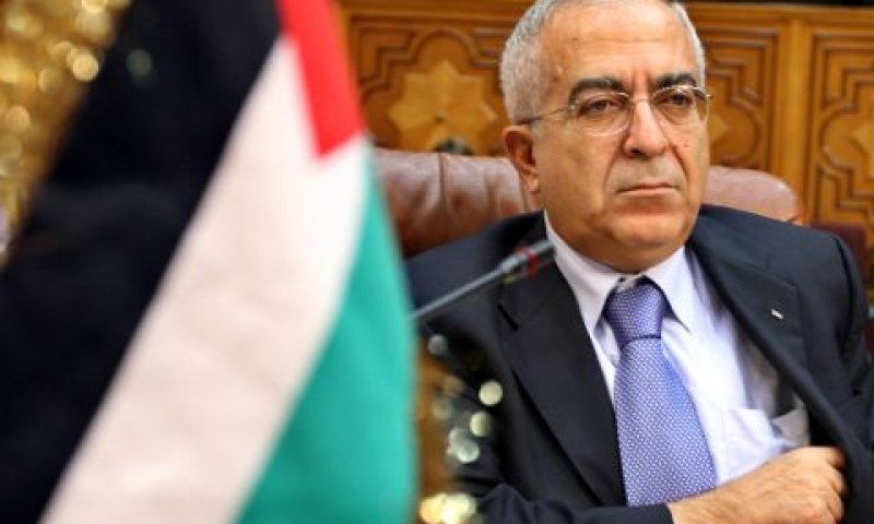 עומד בפני אינתיפאדה של חמאס. ראש ממשלת הרשות הפלשתינית פיאד [צילום: AP]
