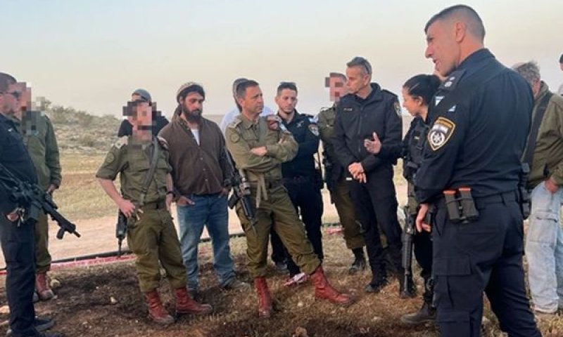 בלוט בנקודה בוצעה תקיפה ושריפה של ניידת משטרה על ידי מתיישבים [צילום: דובר צה''ל]