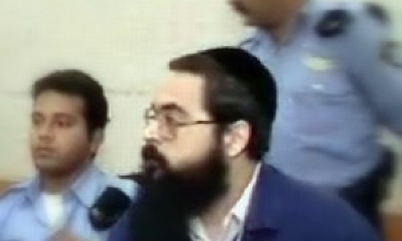 פופר. רצח ביריות ומביע חרטה