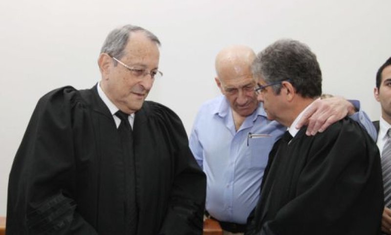 רוזובסקי, אולמרט וזהר. יערערו [צילום: פלאש 90]