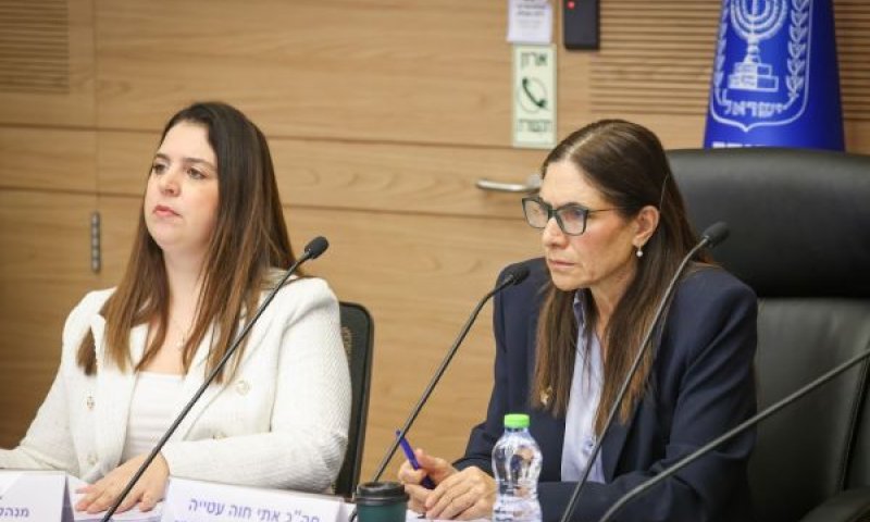 עטייה. אלפי עובדים, מאות אלפי מ"ר מגורים ומכרזי ענק [צילום: נועם מושקוביץ/דוברות הכנסת]