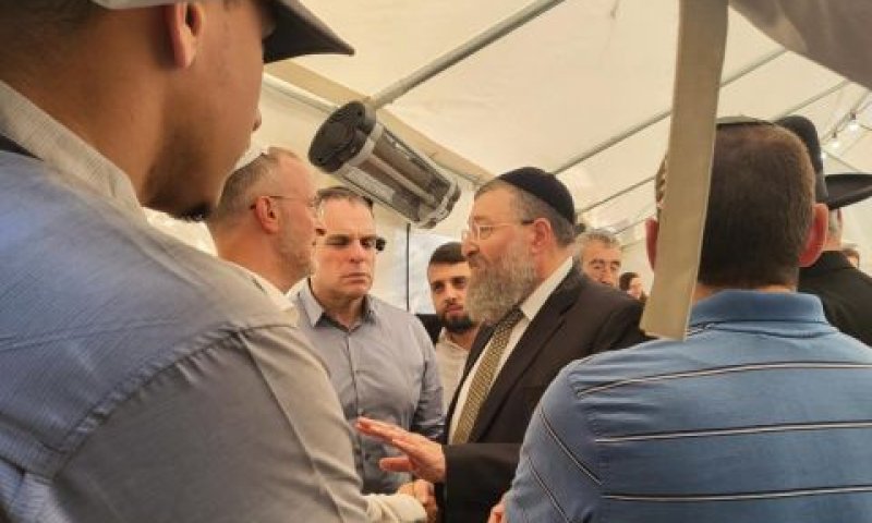 יואב בן-צור בניחום אבלים במשפחת די