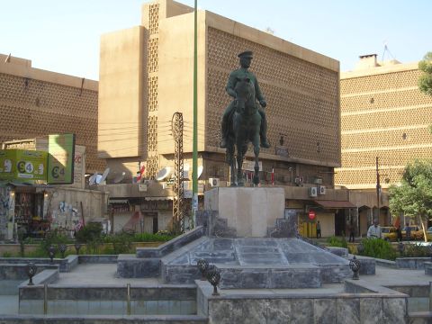 דיר א-זור: האנדרטה לזכר הנרצחים הארמנים