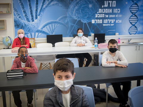 תלמידים מעטים התחסנו בבתי הספר [צילום: מרים אלסטר, פלאש 90]