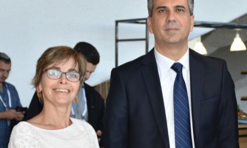 שר הכלכלה והתעשייה אלי כהן ומיכל הלפרין [צילום: דוברות משרד הכלכלה]