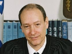ביטל את כתב האישום. השופט גורפינקל [צילום: בוצ'צ'ו]
