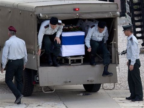 הגעת הקומנדקר ללטרון [צילום: AP]