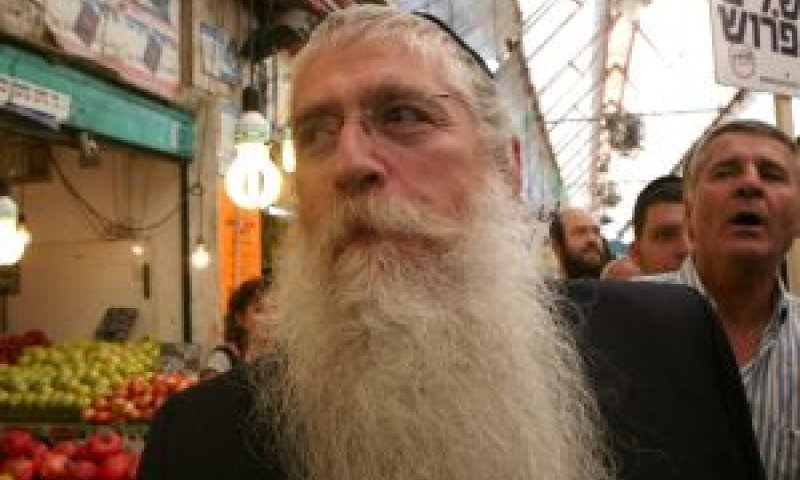 פרוש. פורש שולחן [פלאש 90]