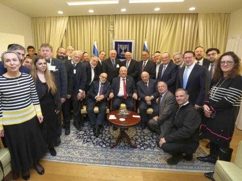 הנשיא עם נציגי הועד הבינלאומי להגנת הר הזיתים [צילום: שלומי כהן/דוברות בית הנשיא]