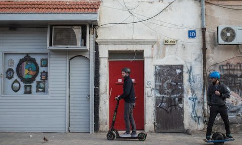 רק על הכביש [צילום: הדס פרוש/פלאש 90]