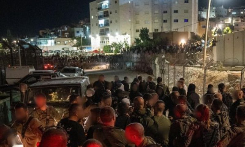 כוחות גדולים מונעים מדרוזים לחצות את הגדר לסוריה [צילום: דובר צה"ל]