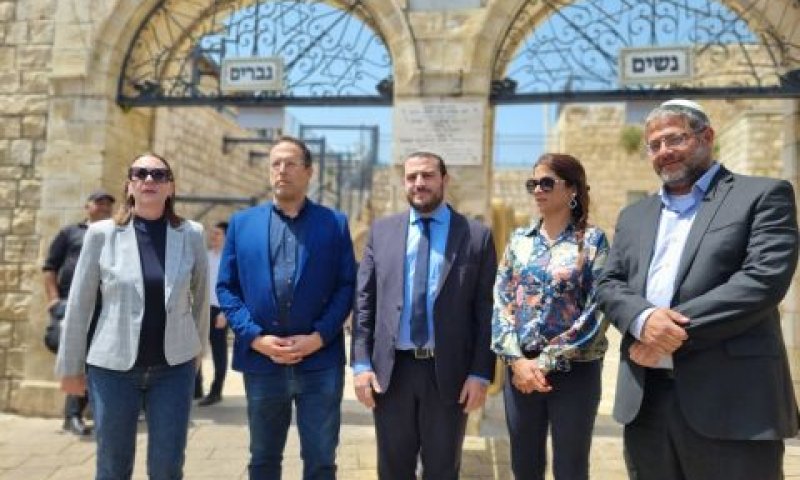 סיור חברי הכנסת במירון [צילום: משה מזרחי]