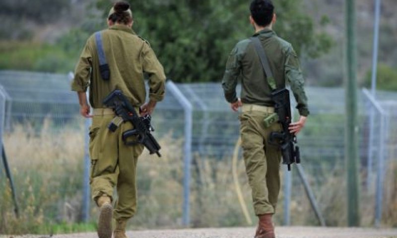חיפש נקודות הברחה בגבול ישראל-לבנון [צילום: משה שי, פלאש 90]