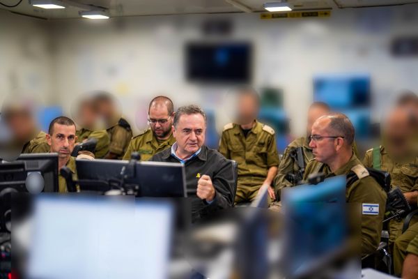 השר כ"ץ באוגדה 162 [צילום: אריאל חרמוני, משרד הביטחון]