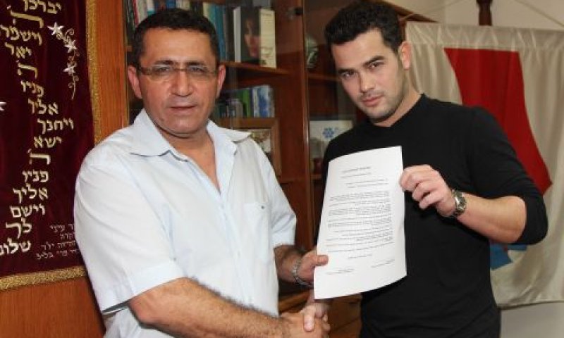 טופורובסקי, עיני והסכם העקרונות שנחתם [צילום: יח"צ]