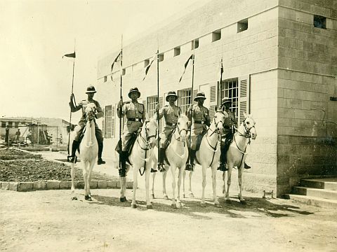 חיילים בריטיים, חיפה, 1937 [צילום: מוזיאון חיפה]