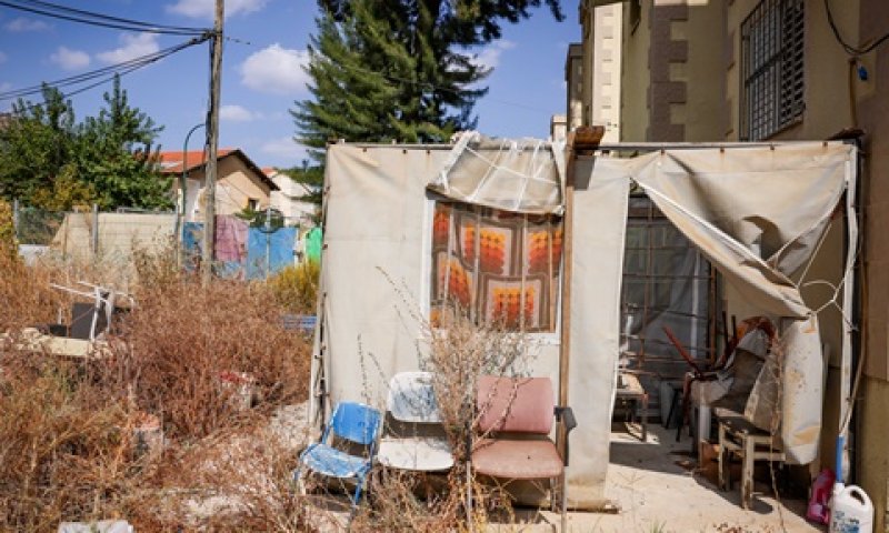 בית מפונים בקרית שמונה. עזובה רבה ונזקים [צילום: דוד כהן, פלאש 90]