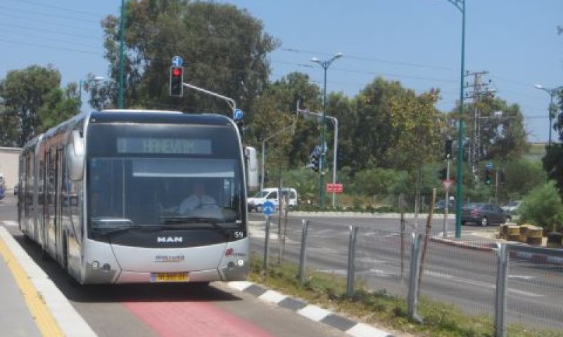 קו 3 של המטרונית [צילום: שמואל וולף]