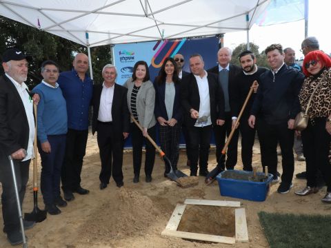 יריית אבן הפינה [צילום: ששון תירם]