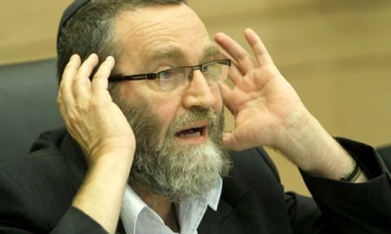 משה גפני. מתעקש להפחית את שיעור המס הישיר על המשתכרים [צילום: פלאש 90]