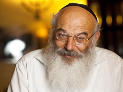 לוסקין. בדרך הביתה מהחברה אותה ייסד [צילום: פלאש 90]