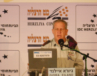 הורה להאיץ. האלוף גיורא איילנד