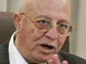 הממשלה התפטרה בעקבות ניצחון החמאס [צילומים: AP]
