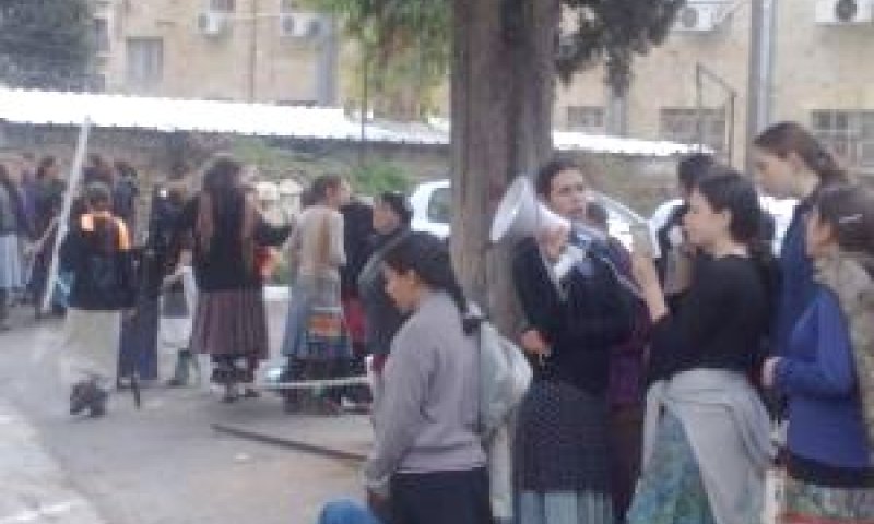 מפגינות דתיות מול ביהמ"ש